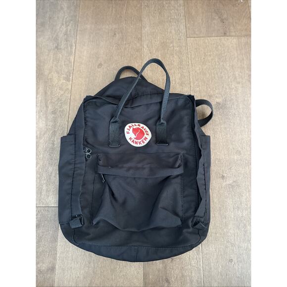 Fjällräven Handbags - Fjallraven Kanken Classic Backpack for Everyday Black 23510